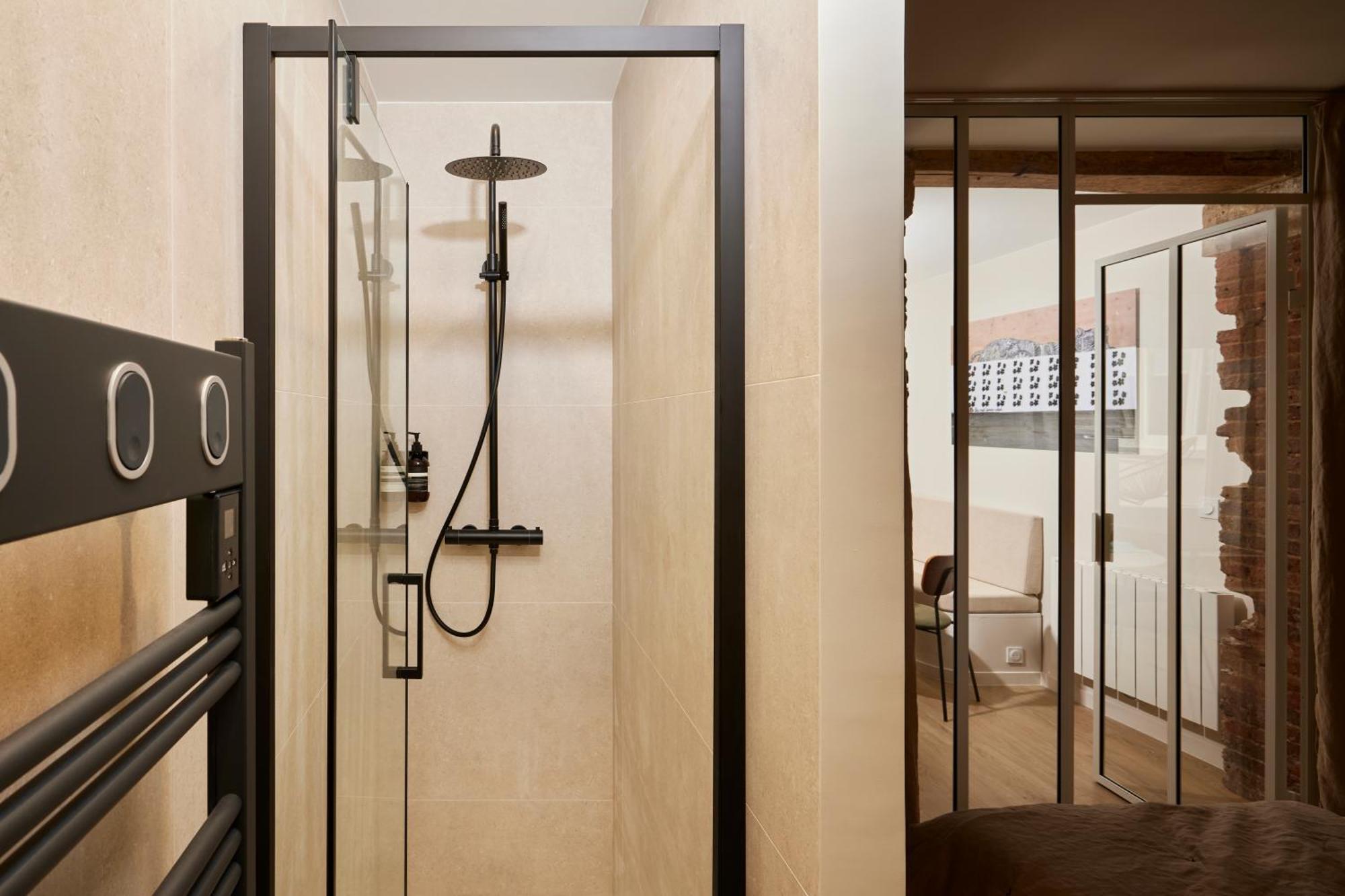 Stylish 2Br & 2Ba With Private Terrace Apartment Paris Ngoại thất bức ảnh